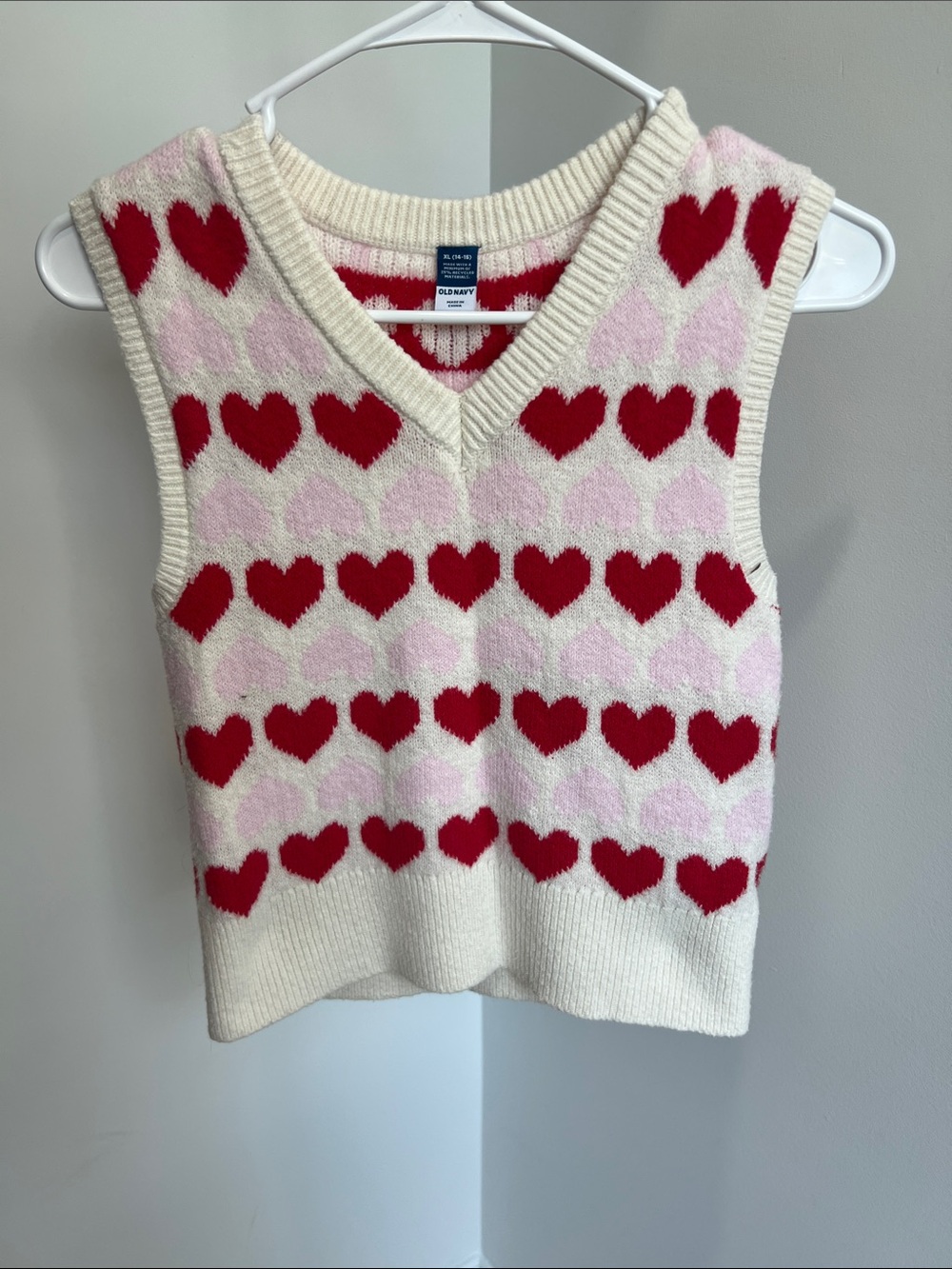 Girls Old Navy Cream Sleeveless V-Neck Sweater Vest with Red & Pink Hearts XL
